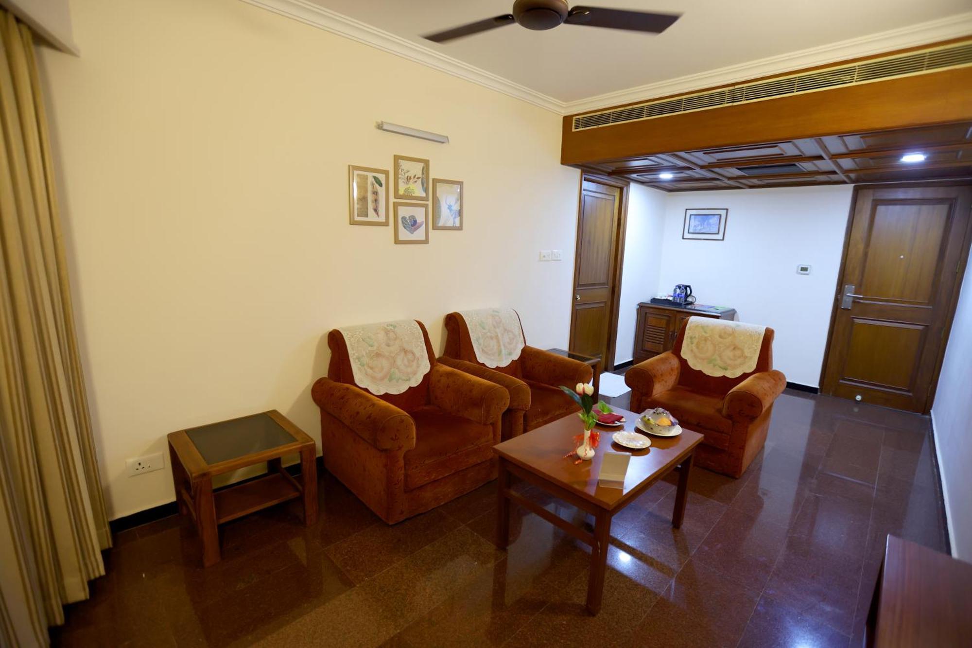 Breeze Residency Otel Tiruchirappalli Dış mekan fotoğraf