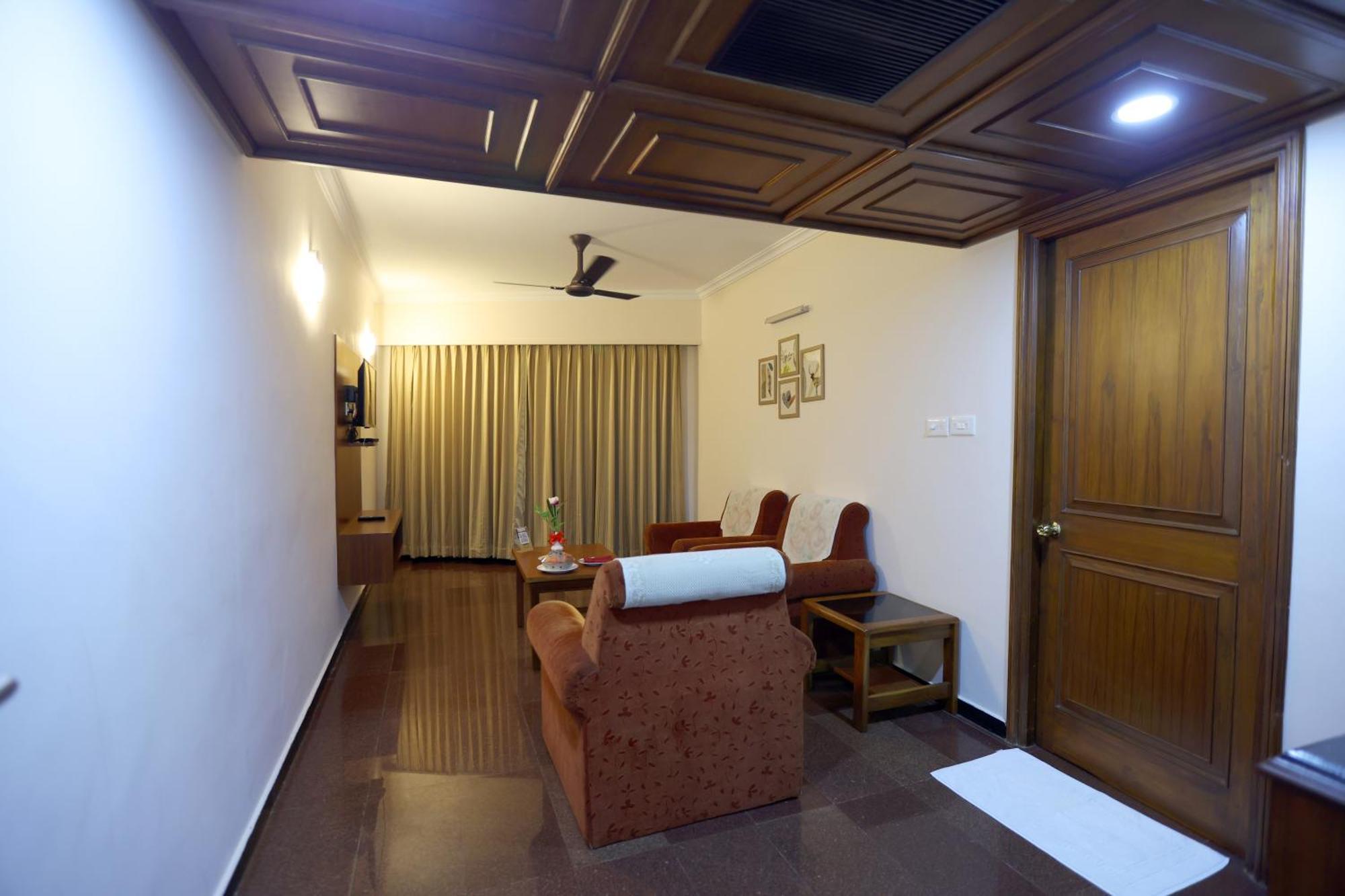 Breeze Residency Otel Tiruchirappalli Dış mekan fotoğraf