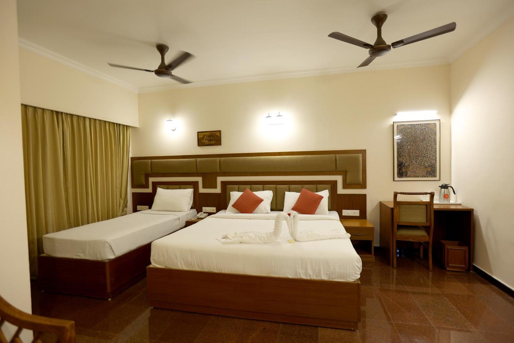 Breeze Residency Otel Tiruchirappalli Dış mekan fotoğraf