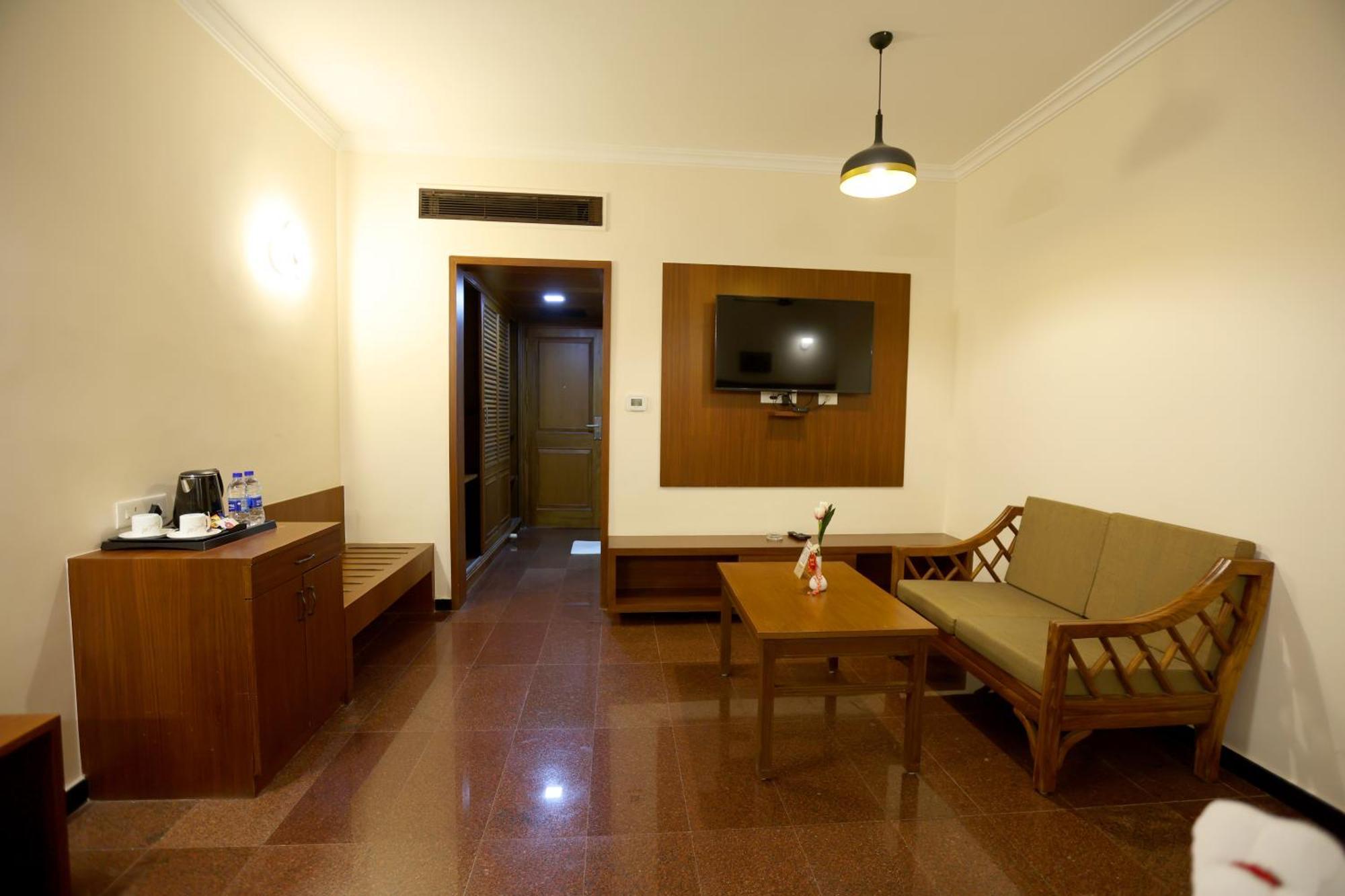 Breeze Residency Otel Tiruchirappalli Dış mekan fotoğraf