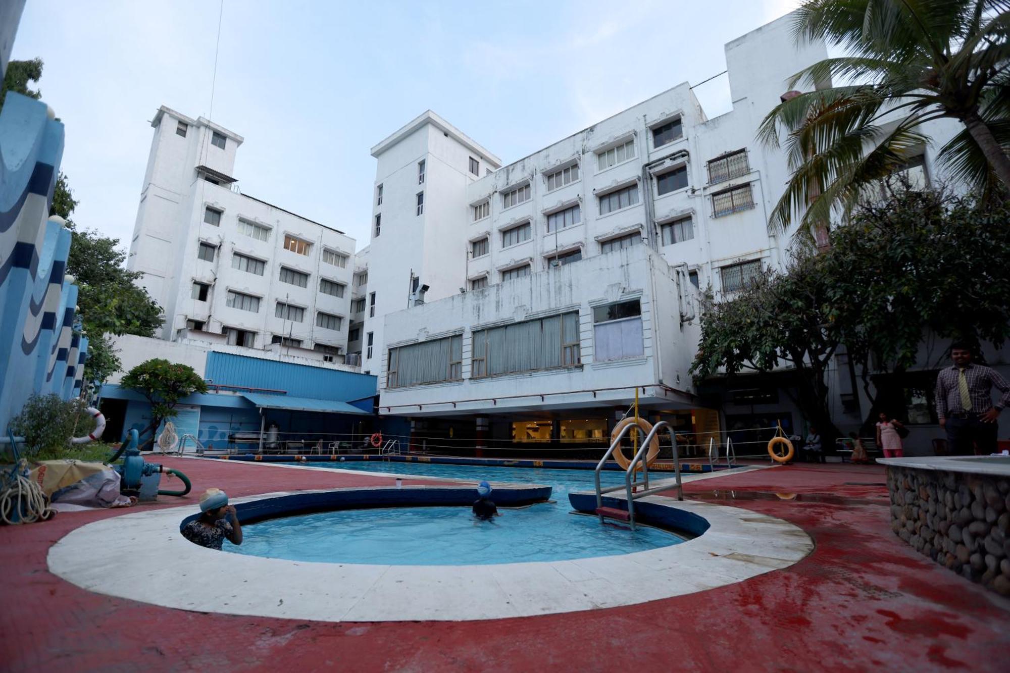 Breeze Residency Otel Tiruchirappalli Dış mekan fotoğraf